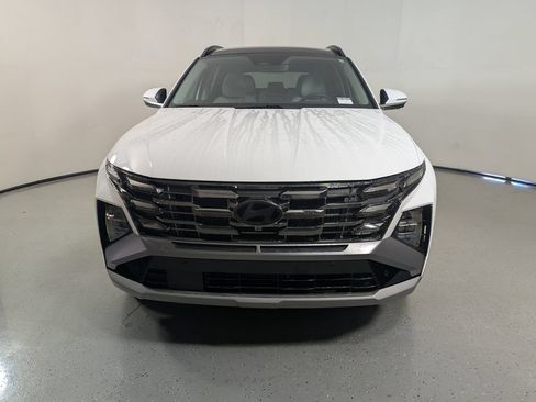 Certified 2025 Hyundai Tucson Limited AWD/4WD image 2