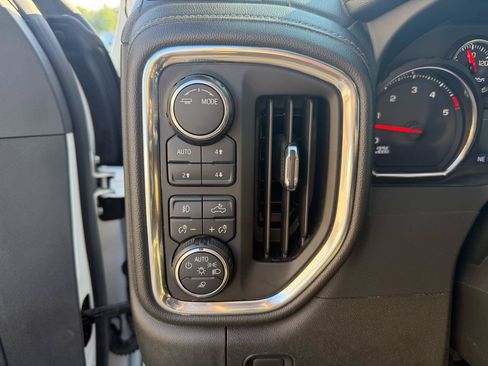 Used 2020 Chevrolet Silverado 2500 LTZ w/ LTZ Texas Edition AWD/4WD image 27