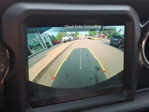 Used 2021 Jeep Wrangler Unlimited Sahara AWD/4WD image 19