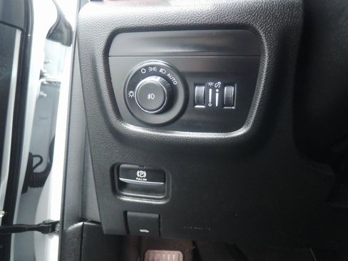 Used 2024 Jeep Grand Cherokee L Limited AWD/4WD image 23