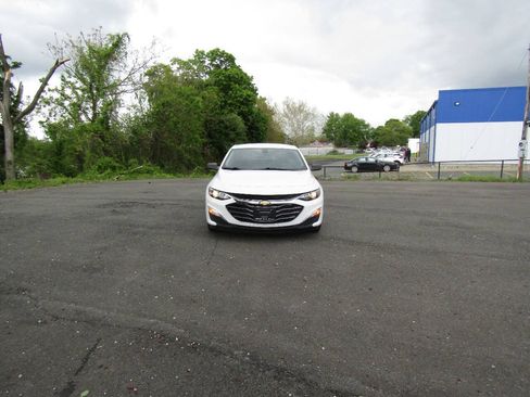 Used 2022 Chevrolet Malibu LS w/ LPO, Floor Liner Package FWD image 9