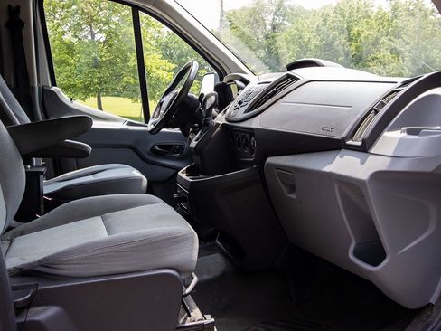 Used 2017 Ford Transit 250 130 Low Roof image 21