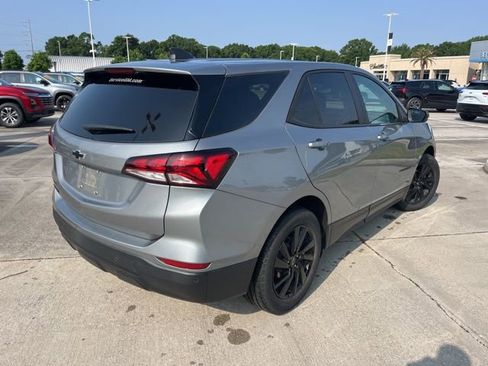 Used 2024 Chevrolet Equinox LS w/ LS Convenience Package FWD image 6