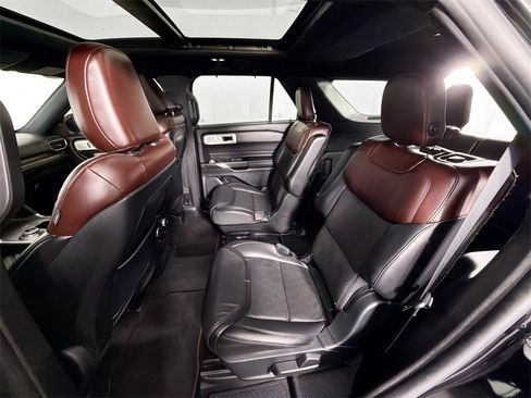Used 2020 Ford Explorer Platinum image 22