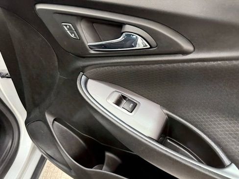 Used 2021 Chevrolet Malibu LT image 19
