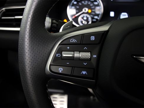 Used 2024 Genesis G70 2.5T w/ Sport Prestige Package image 22