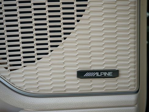 Used 2022 Jeep Grand Cherokee L Limited w/ Luxury Tech Group II image 14