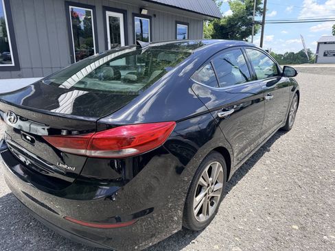 Used 2017 Hyundai Elantra Limited w/ Limited Tech Package 04 FWD image 7