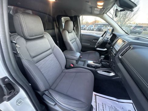 Used 2022 Nissan Frontier SV w/ Technology Package image 23