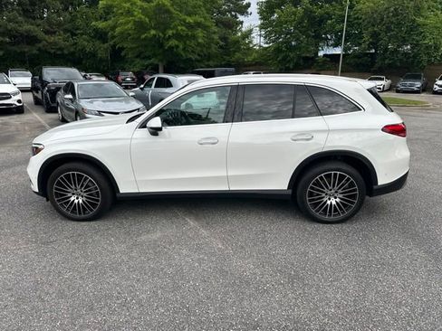 Certified 2025 Mercedes-Benz GLC 300 image 8