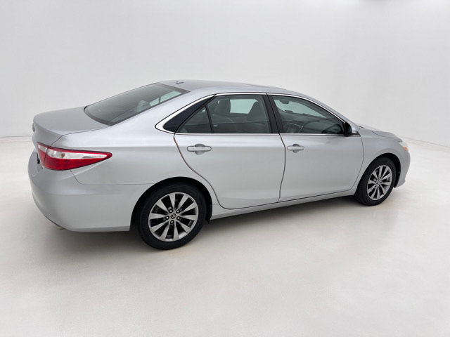 Used 2015 Toyota Camry XLE w/ Moonroof Package FWD image 6