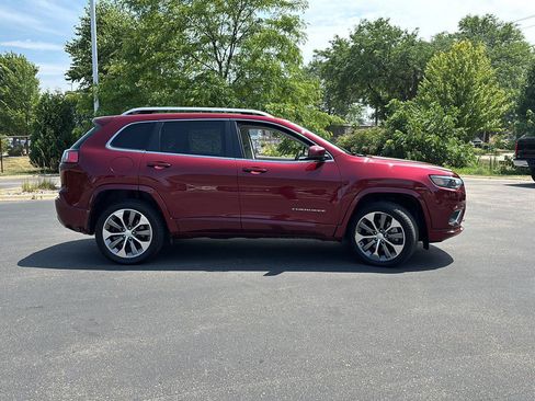 Used 2019 Jeep Cherokee Overland w/ Technology Group AWD/4WD image 10
