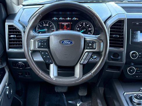 Used 2018 Ford Expedition XLT w/ Equipment Group 201A RWD image 14