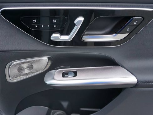 Certified 2025 Mercedes-Benz GLC 300 4MATIC image 65