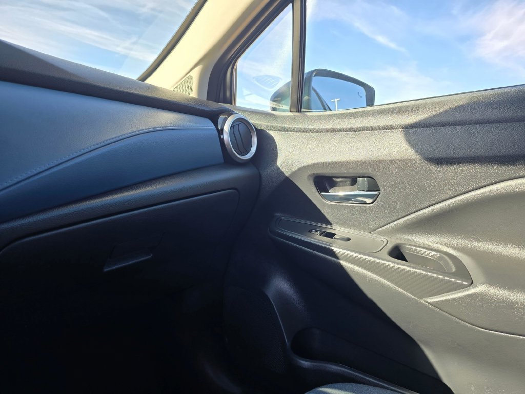 Used 2025 Nissan Versa SV FWD image 27