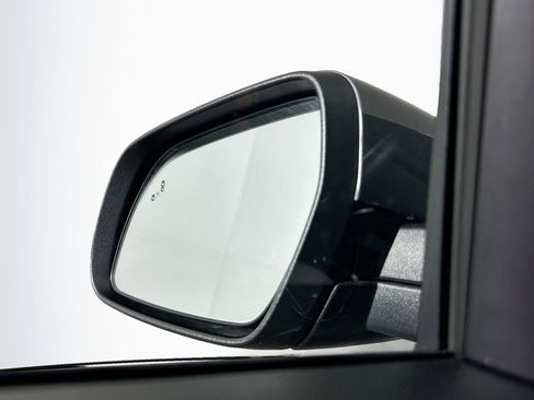 Used 2025 Hyundai Venue SEL image 16