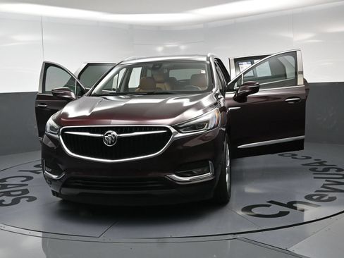 Used 2018 Buick Enclave Premium w/ Experience Buick Package FWD image 21