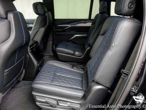 Used 2025 Cadillac Escalade IQ Luxury 1 AWD/4WD image 14