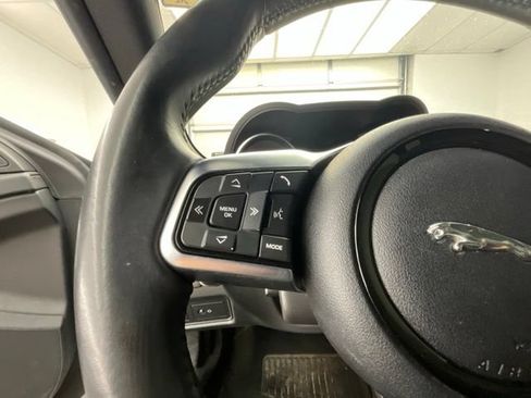 Used 2019 Jaguar F-TYPE Coupe RWD image 17