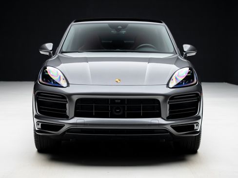 Used 2023 Porsche Cayenne Turbo image 6