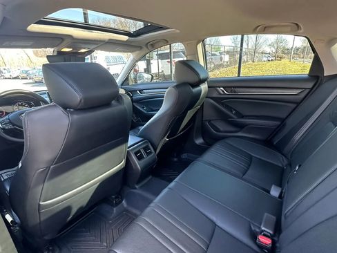 Used 2018 Honda Accord Touring image 25