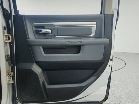 Used 2019 RAM 1500 Classic SLT AWD/4WD image 23