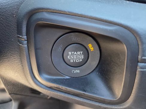 Used 2024 Jeep Wrangler Unlimited Rubicon AWD/4WD image 28