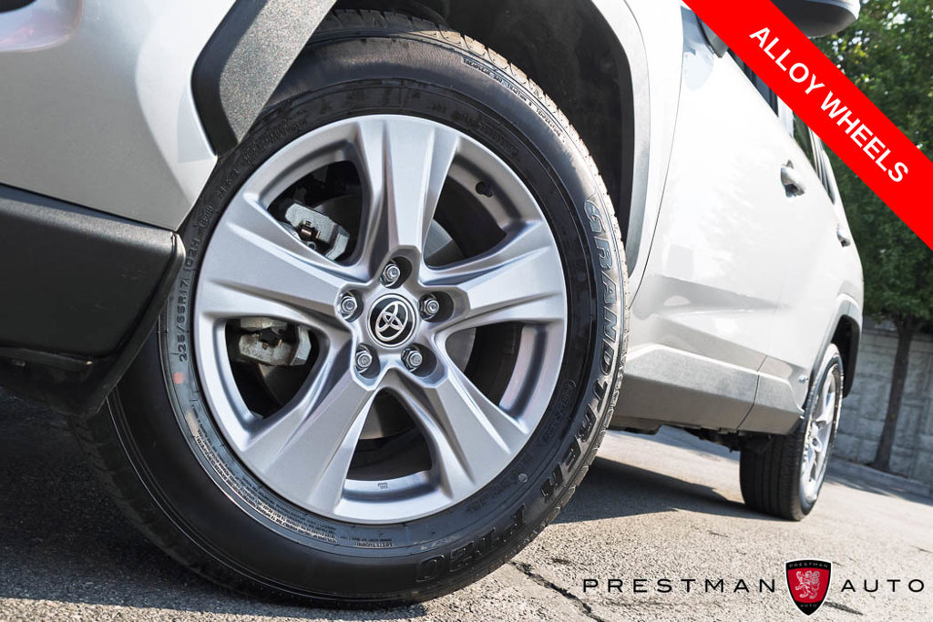 Used 2025 Toyota RAV4 XLE AWD/4WD image 11