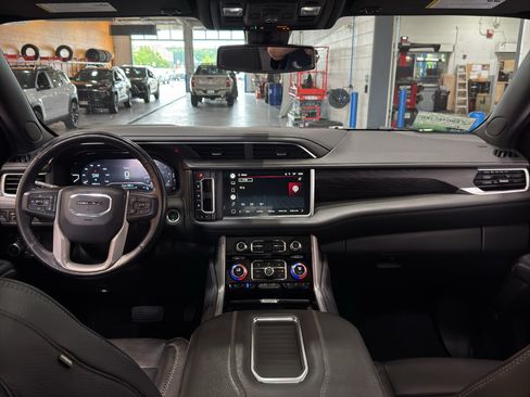 Used 2022 GMC Yukon Denali AWD/4WD image 15
