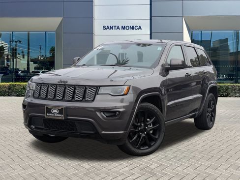 Used 2021 Jeep Grand Cherokee Laredo X image 1