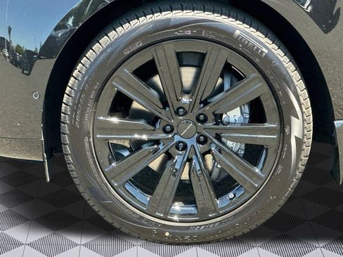 New 2026 Land Rover Range Rover Long Wheelbase SE AWD/4WD image 11