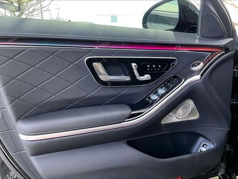 New 2025 Mercedes-Benz S 580e S 580e image 15