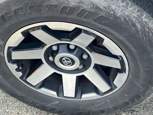 Certified 2024 Toyota 4Runner TRD Off-Road Premium image 22