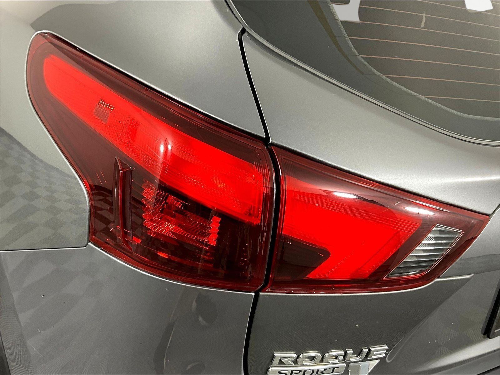 Used 2019 Nissan Rogue Sport SV AWD/4WD image 23
