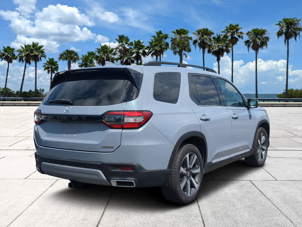 Used 2023 Honda Pilot Touring image 5