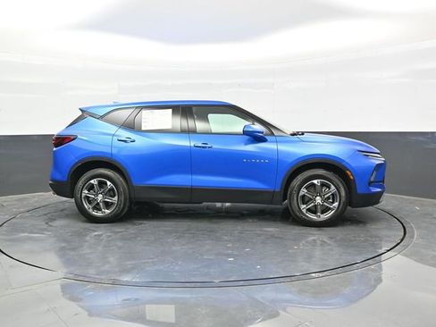 Used 2025 Chevrolet Blazer LT AWD/4WD image 8