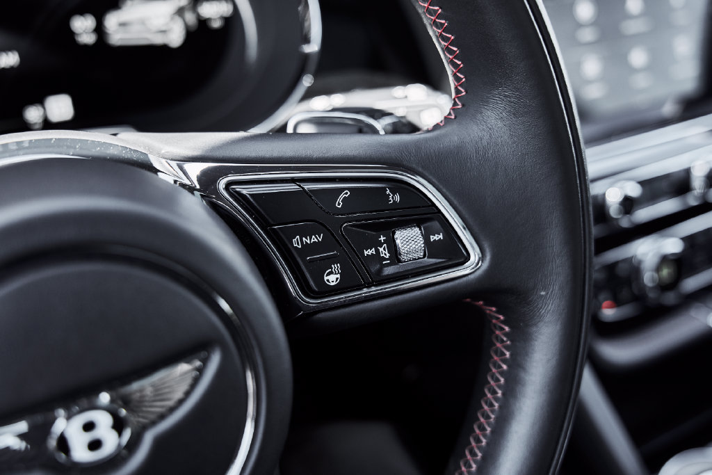 Used 2021 Bentley Bentayga AWD/4WD image 58