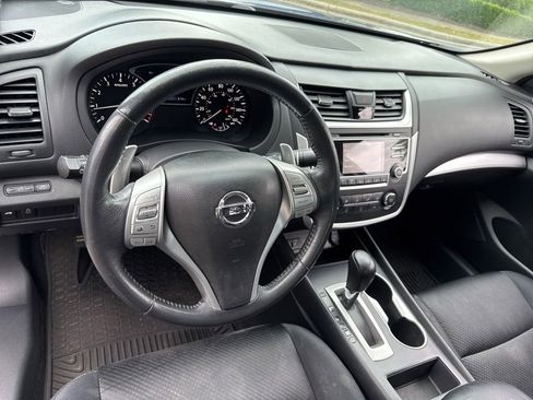 Used 2016 Nissan Altima 2.5 SR FWD image 9