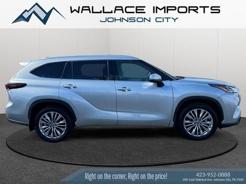 Used 2024 Toyota Highlander Platinum AWD/4WD image 6