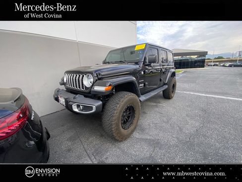 Used 2024 Jeep Wrangler Unlimited Sahara w/ Technology Group AWD/4WD image 1