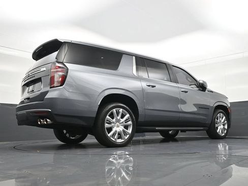 Used 2021 Chevrolet Suburban High Country AWD/4WD image 29