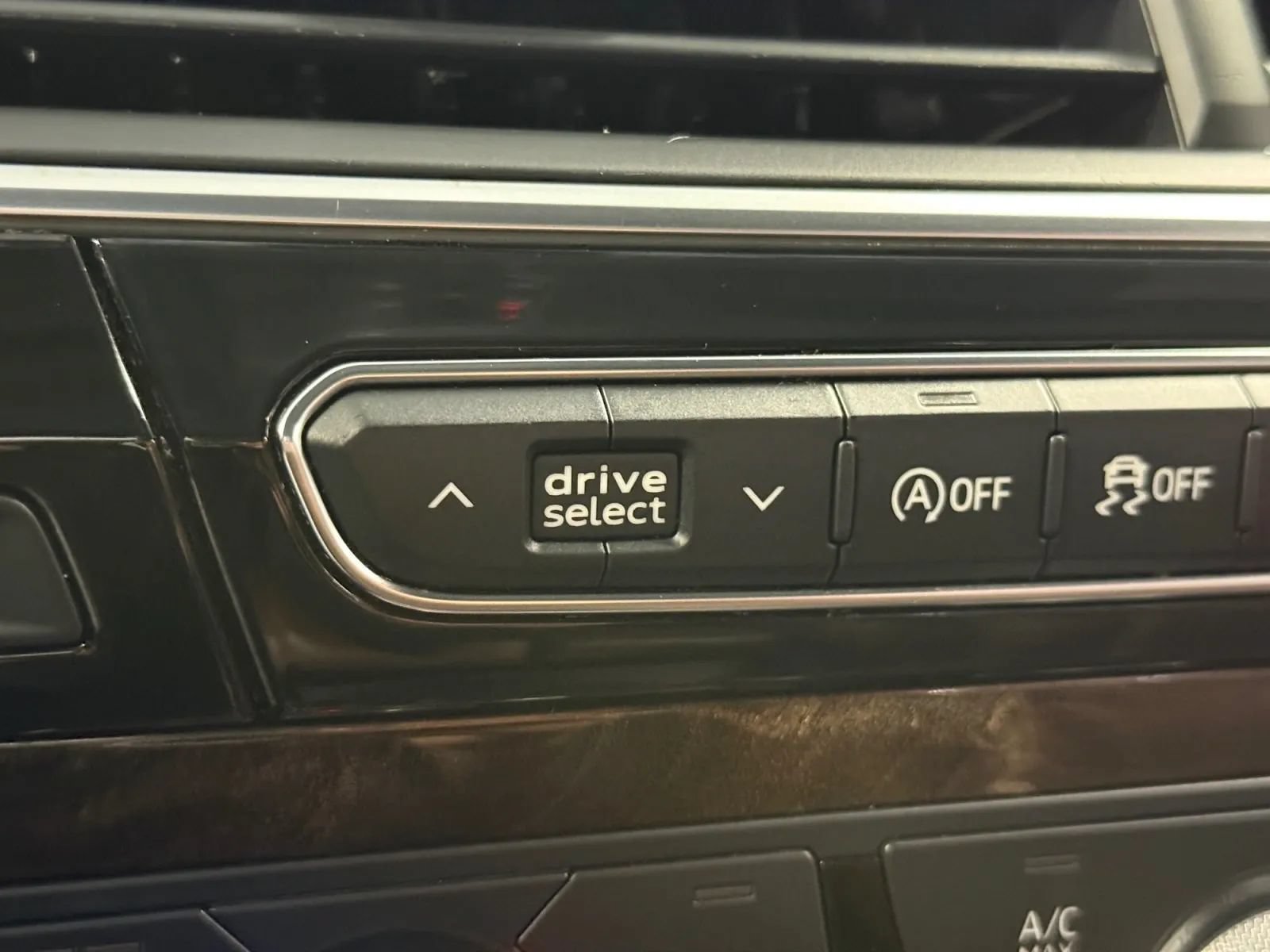 Used 2017 Audi Q7 3.0T Premium Plus AWD/4WD image 23