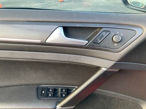 Used 2019 Volkswagen GTI SE FWD image 13