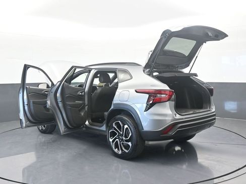 Used 2024 Chevrolet Trax RS w/ Sunroof Package image 78