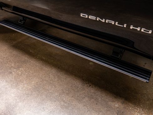 Used 2024 GMC Sierra 2500 Denali Ultimate image 13