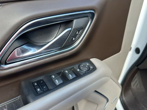 Used 2023 GMC Yukon XL SLT RWD image 21