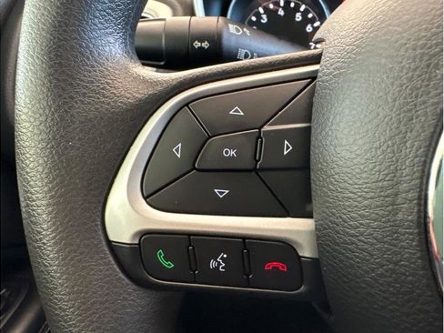 Used 2020 Jeep Compass Sport image 17