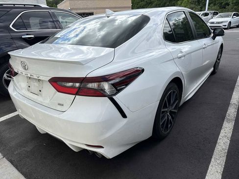 Used 2021 Toyota Camry SE w/ Convenience Package FWD image 8
