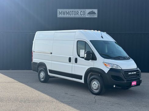 Used 2024 RAM ProMaster 2500 w/ Convenience Group FWD image 1