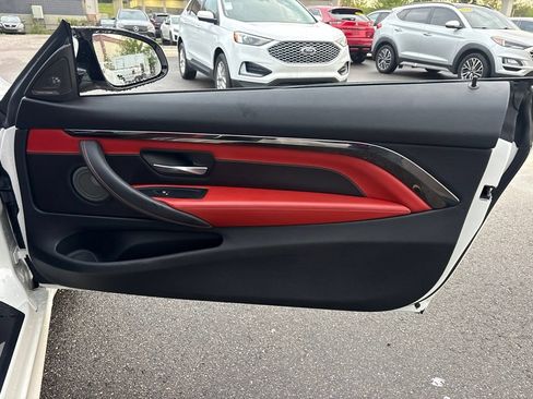 Used 2018 BMW M4 Convertible RWD image 15